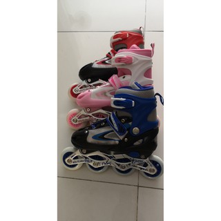 GIÀY PATIN BÁNH XE CÓ ĐÈN 136A