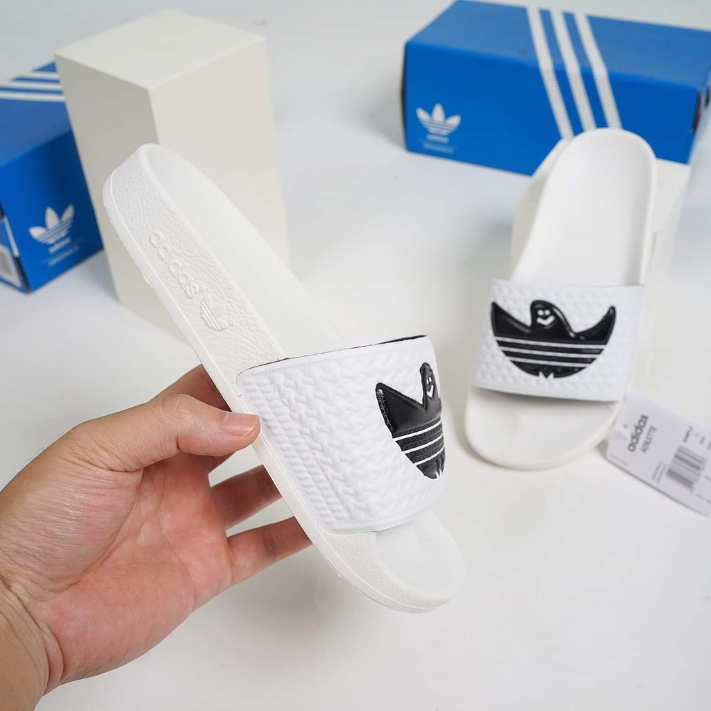 (HÀNG XUẤT XỊN) Dép das logo mới Adilette Shmoofoil Slides White  Made in Italy full box tem tag code  Size 3-4-5-6