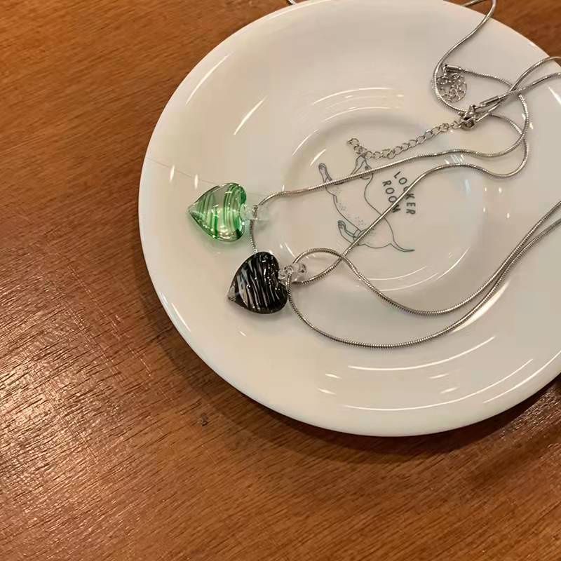 Vòng cổ bạc mặt hình ngựa vằn đính đá nhiều màu