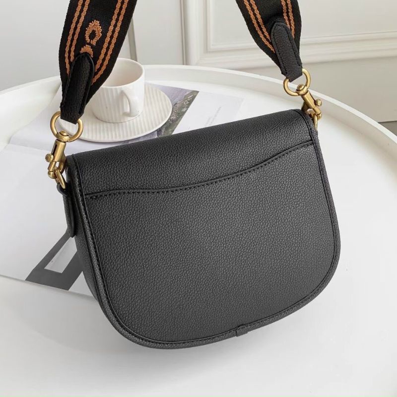 Túi COACH Willow Saddle có 5 màu