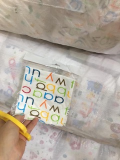 Khăn yếm tam giác có cúc bấm 