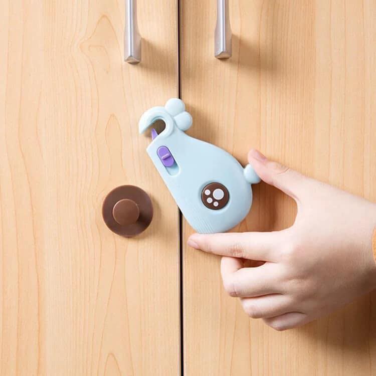 Khóa Tủ Lạnh Kiểu Mới Hình Cá Heo
