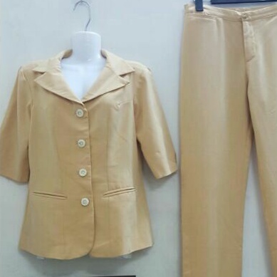 Set ký giả màu vàng