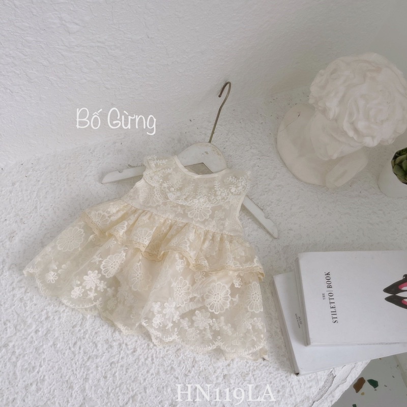 Váy ren công chúa sát nách