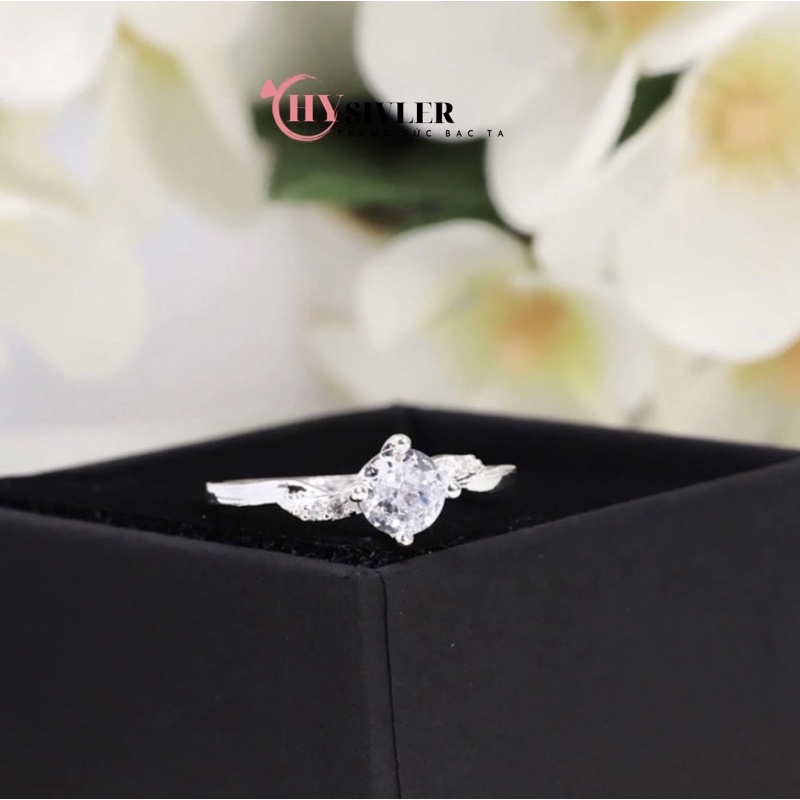 Nhẫn bạc ta xoắn nạm đá đá chủ 5 ly trẻ trung hiện đại nhẫn nữ bạc thật đính đá