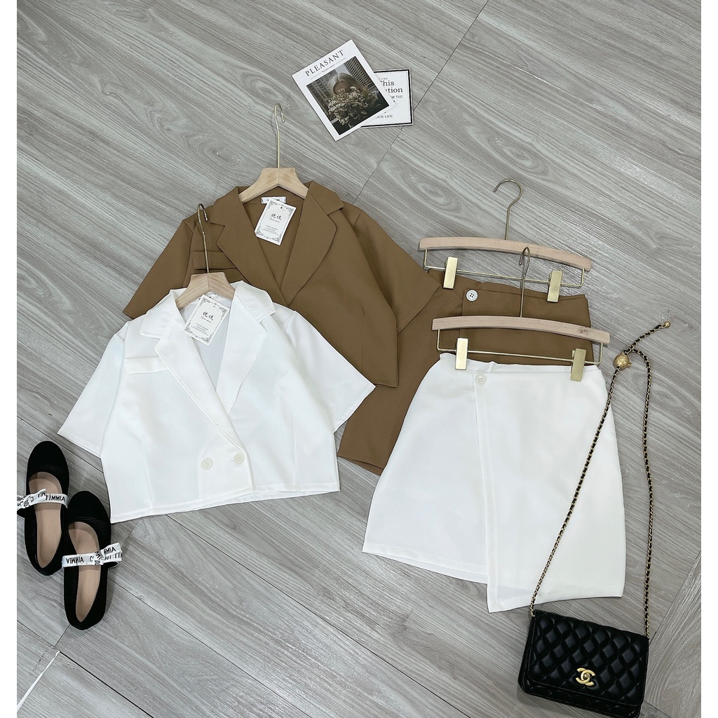 Set áo croptop cổ vest kèm chân váy chéo vạt LYRA, chất liệu thô mềm tôn dáng thanh lich, nữ tính-VXYSE0086 | BigBuy360 - bigbuy360.vn