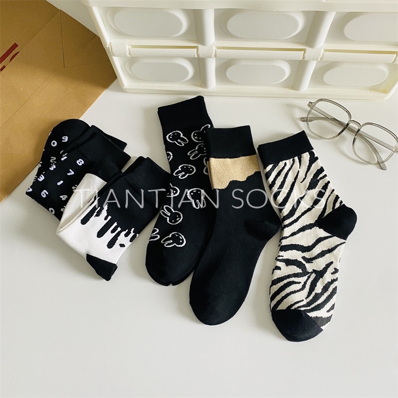 TIAN TIAN T222 Vớ Cotton Màu Đen Cổ Vừa Phong Cách Nhật Bản Dễ Phối Đồ Thời Trang Xuân Thu Cho Nữ
