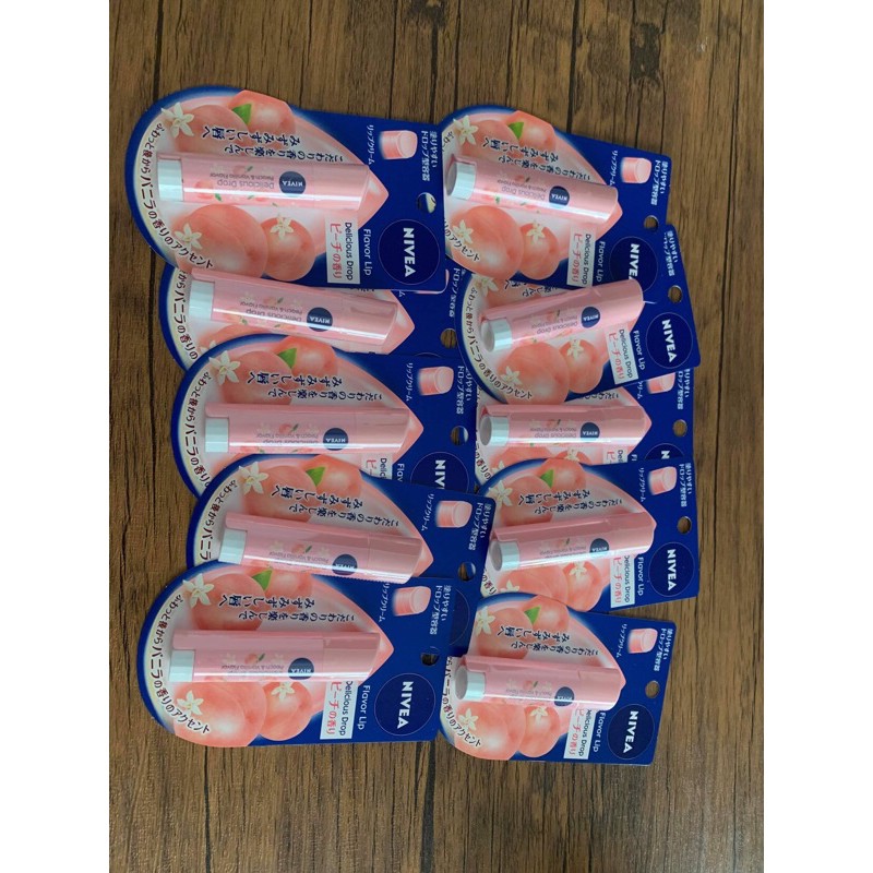 Son dưỡng môi Nivea Flavor Lip Nhật Bản hương đào có màu nhẹ 3.5g (Hàng nội địa Nhật) | BigBuy360 - bigbuy360.vn