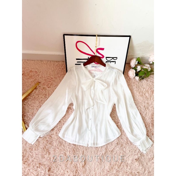 Guinevere | Sơ Mi Tơ Óng Gân Nổi Bật