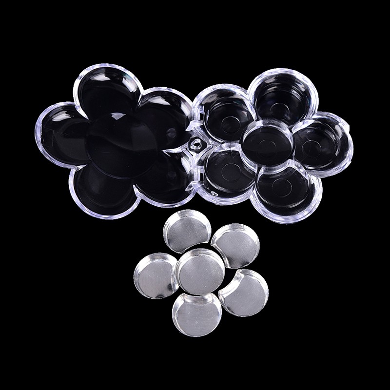 Hộp rỗng hình hoa đựng phấn hoặc son trang điểm