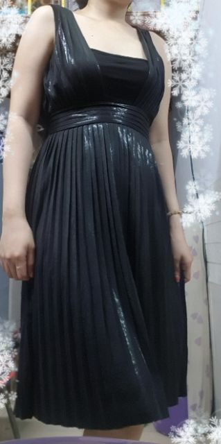 Đầm đen sát nách hàng hiệu French connection