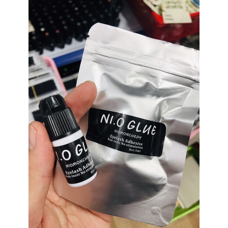 Keo nối mi không cay