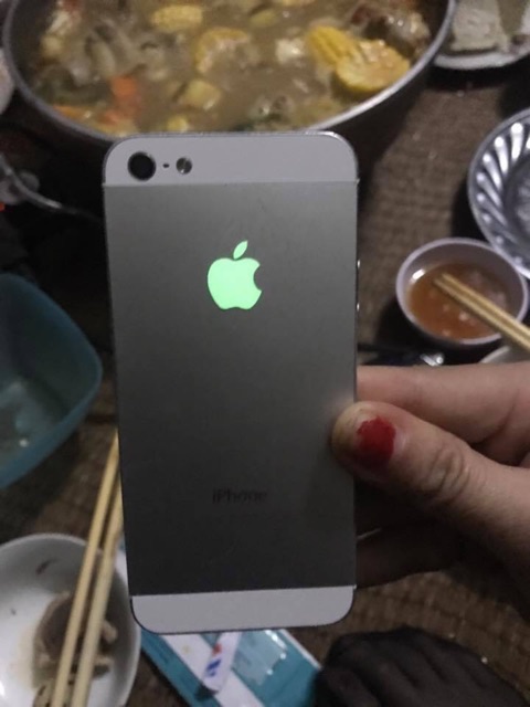 Miếng dán táo sáng dạ quang cho IPHONE,IPAD