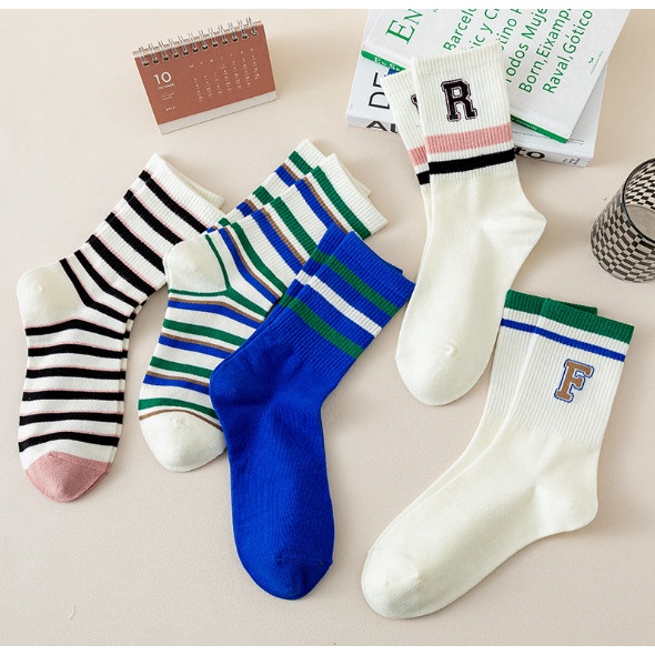 Vớ Tất chữ R cao cổ Nam Nữ phong cách thể thao, trẻ trung, năng động.