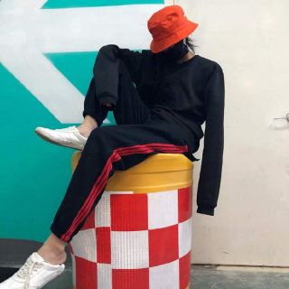 QUẦN STRIPED PANT ĐEN 3LINE ĐỎ