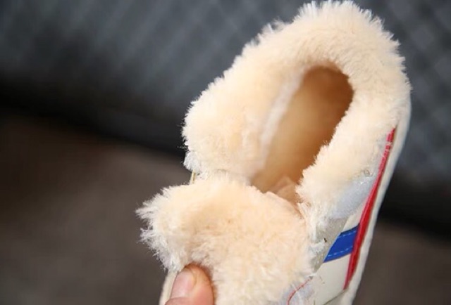 GIÀY THỂ THAO LÓT LÔNG CHO BÉ 🐰