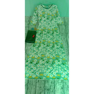 Áo dài hoa cúc phối nút bọc