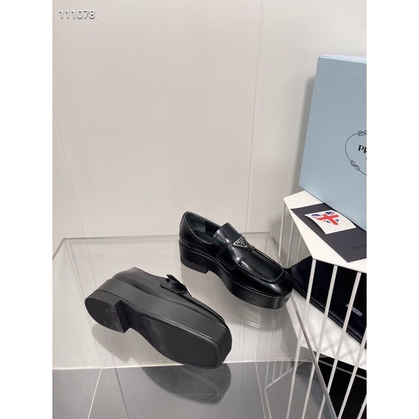 Giày lười nữ da thật logo thương hiệu Prada mẫu mới 2022 cao cấp