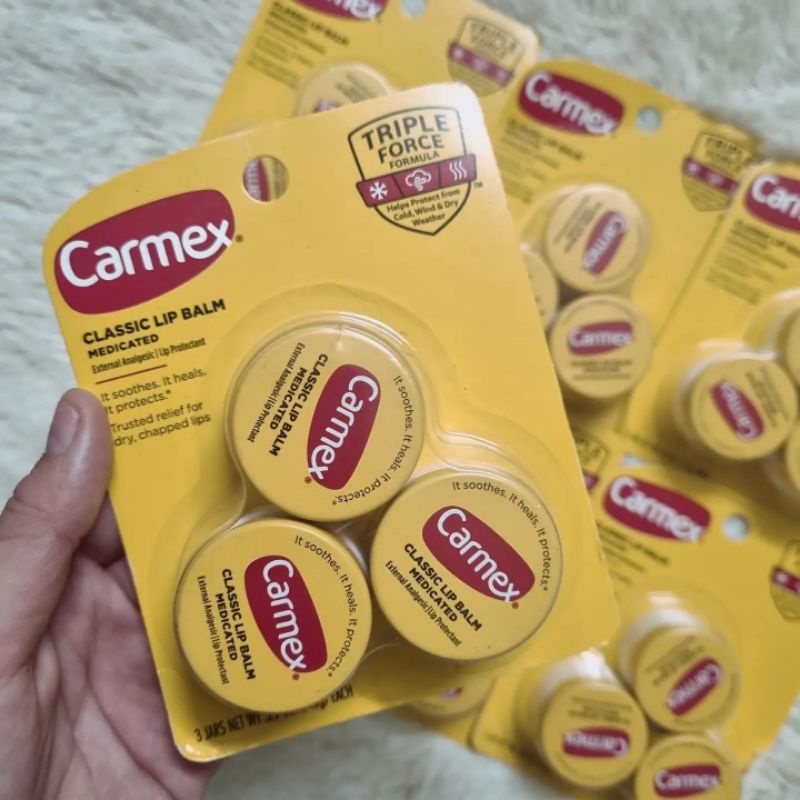 SON DƯỠNG CARMEX CLASSIC LIP BALM MEDICATED