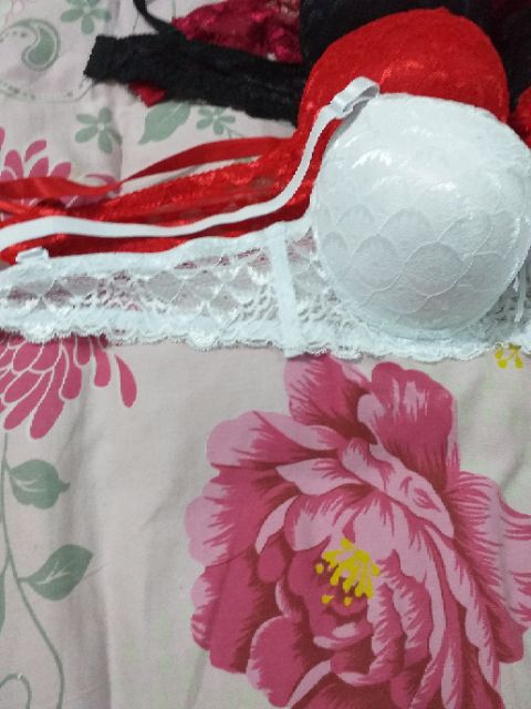 ÁO NGỰC REN MÚT DẦY 5 CM SIÊU NÂNG TẠO KHE