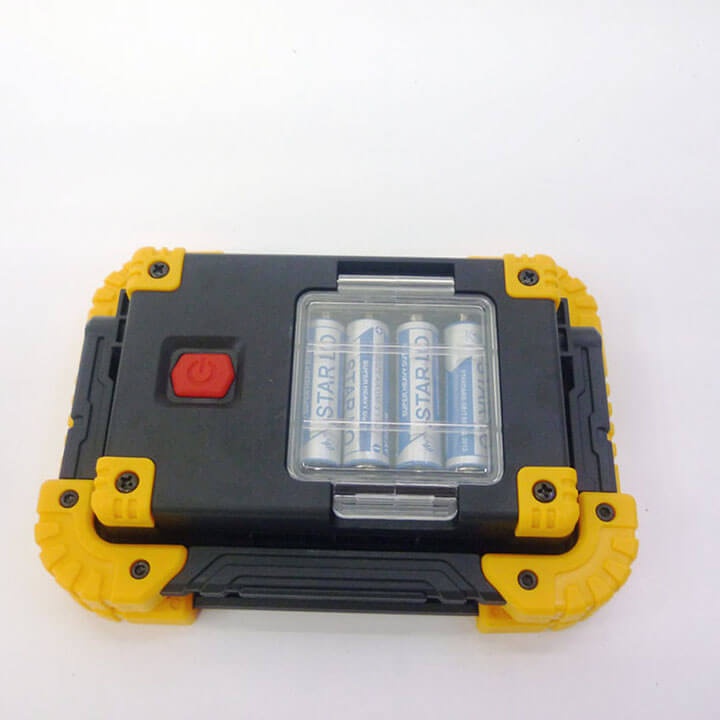 Đèn pin xách tay siêu sáng 750 LUMENS 30W, chống nước IP65, sử dụng pin AA