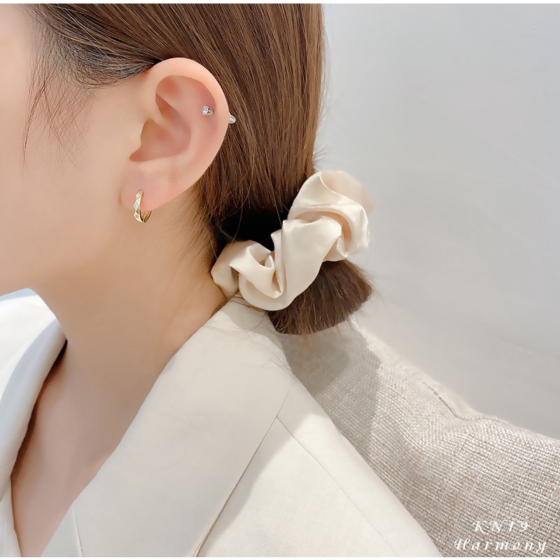 Bông tai, Khuyên tai nam nữ bạc mạ vàng dạng tròn thiết kế đính đá đơn giản, cá tính, unisex KN19 |TRANG SỨC BẠC HARMONY