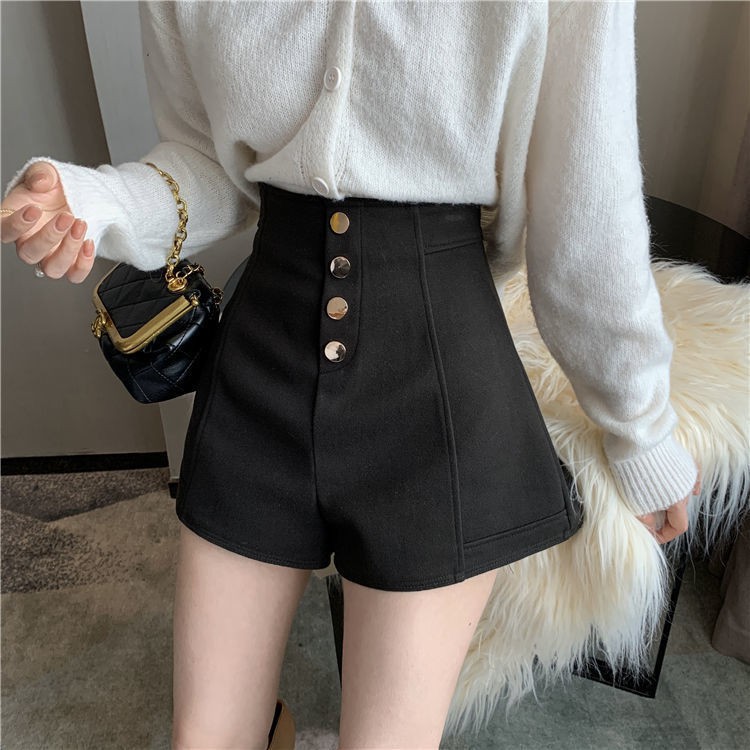 Quần SoocFREESHIPQuần Đùi Nữ 4 Cúc Siêu Đẹp Hot Trend Siêu Sang Chảnh QN17