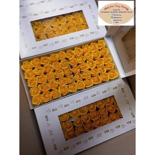 1 hộp hoa sáp