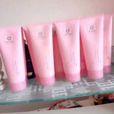 Kem dưỡng thể hương nước hoa hồng Designer collection R Series body lotion 200ml