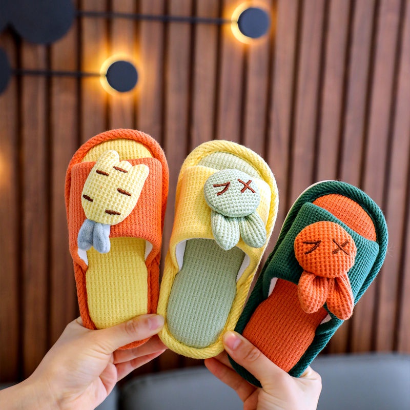 Dép mang trong nhà bằng vải lanh giữ ấm thiết kế kiểu hoạt hình dễ thương cho trẻ em