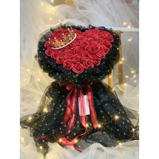 Bó hoa hồng trái Tim vĩnh cửu 99 bông voan trùm siêu to tặng vương miện