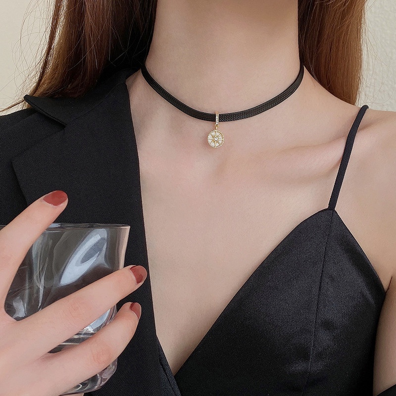 Vòng Cổ Choker Da Đính Đá Thời Trang Cá Tính Dành Cho Nữ