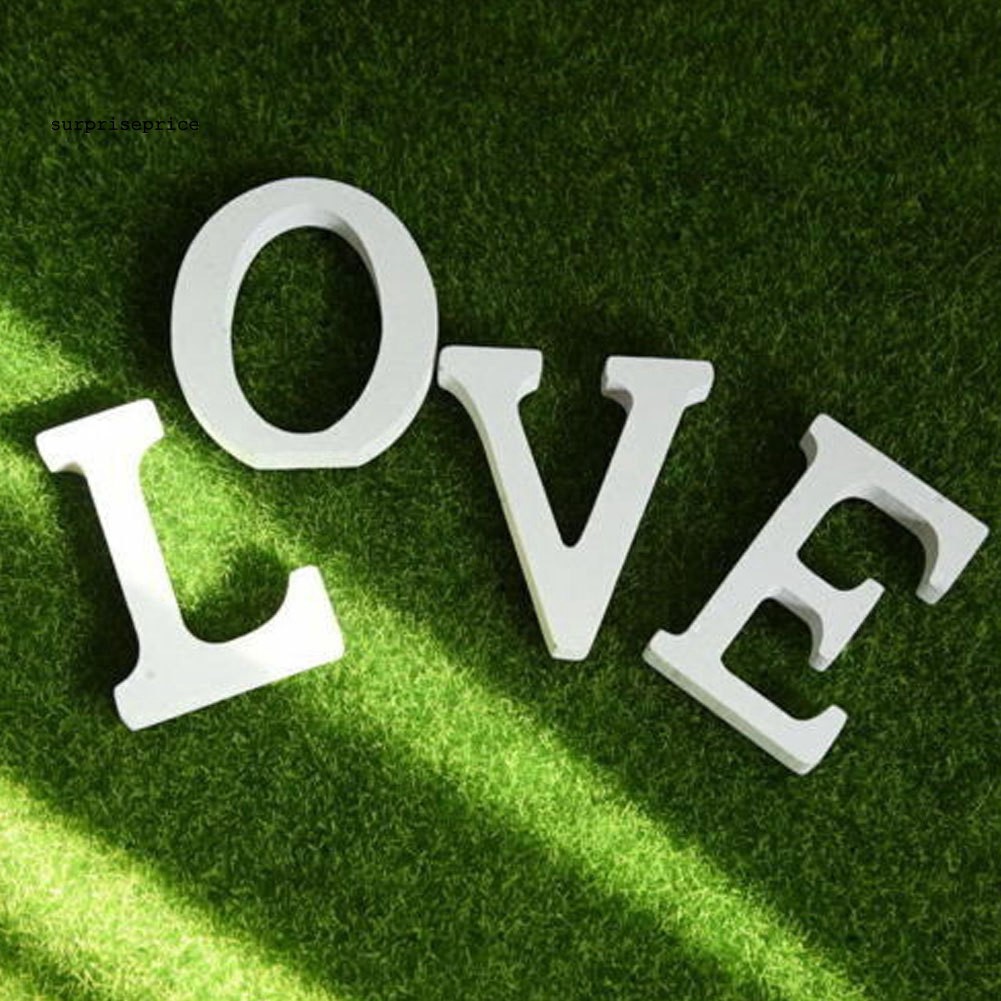 Chữ cái Alphabet bằng gỗ dùng để trang trí tiệc cưới tiện lợi