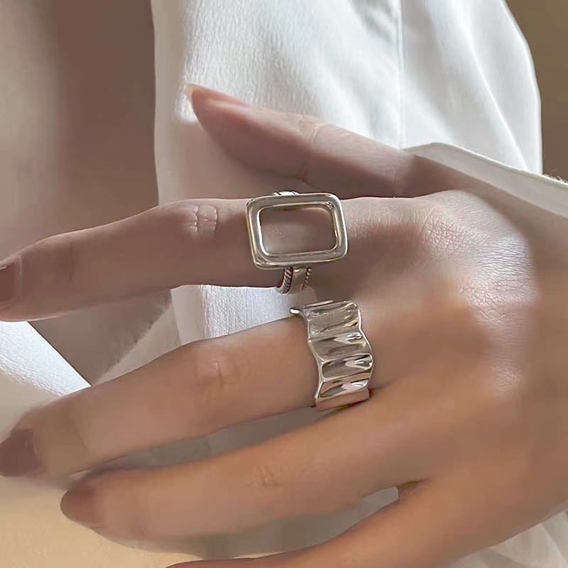 Bộ Nhẫn Hở Màu Bạc Thiết Kế Hình Vuông Độc Đáo