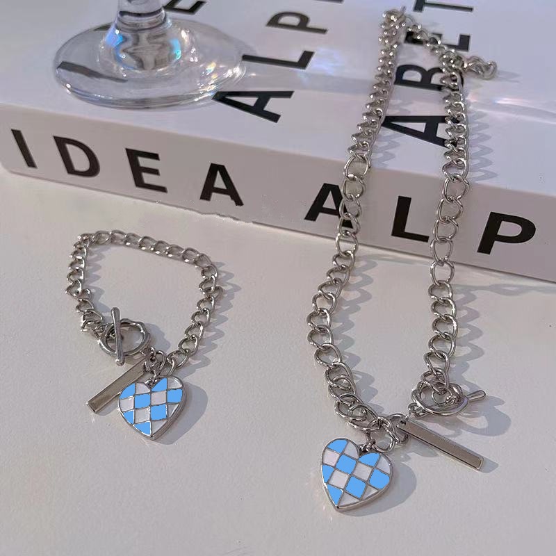 Vòng cổ/ đôi bông tai mặt hình trái tim họa tiết caro nhiều màu thời trang