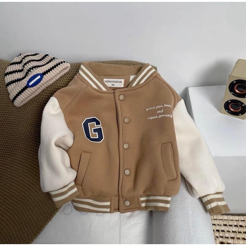 ÁO KHOÁC BOMBER CHỮ G CỔ VIỀN CHO BÉ