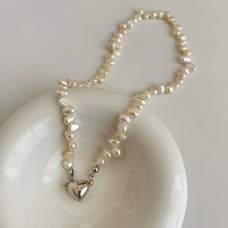 Vòng cổ Kim Loại Mặt Trái Tim Đơn Giản Phối Ngọc Trai Thời Trang Âu Mỹ