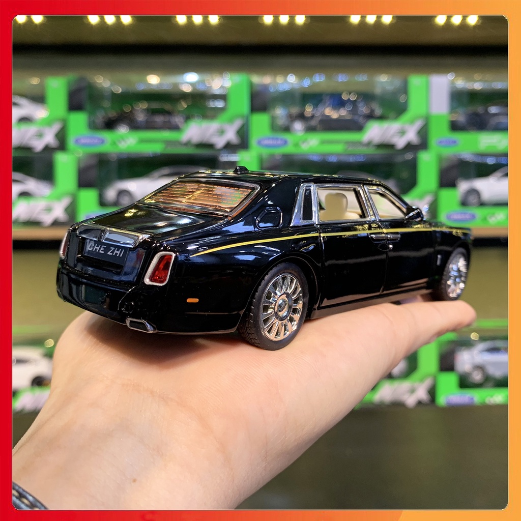 Mô hình xe Rolls-Royce Phantom VIII tỉ lệ 1:32 hãng CHEZHI