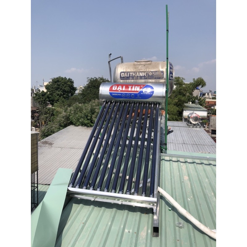 Máy nước nóng năng lượng mặt trời