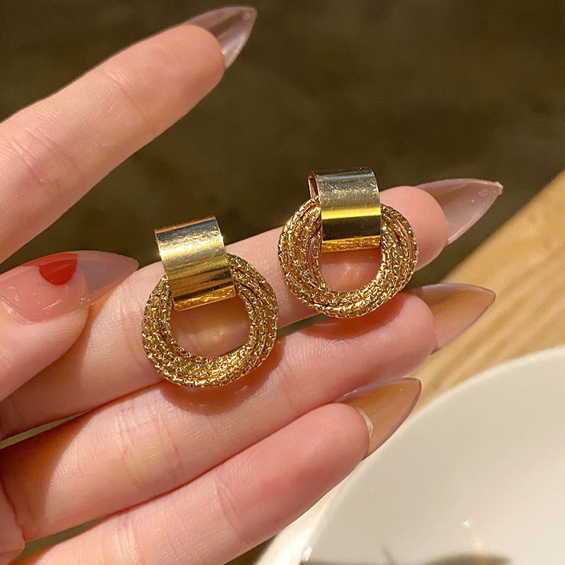 1 Cặp Bông Tai Hình Tròn Bằng Kim Loại Màu Vàng Thời Trang Cao Cấp Cho Nữ