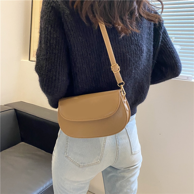 Túi đeo vai hình bán nguyệt màu trơn đơn giản thời trang