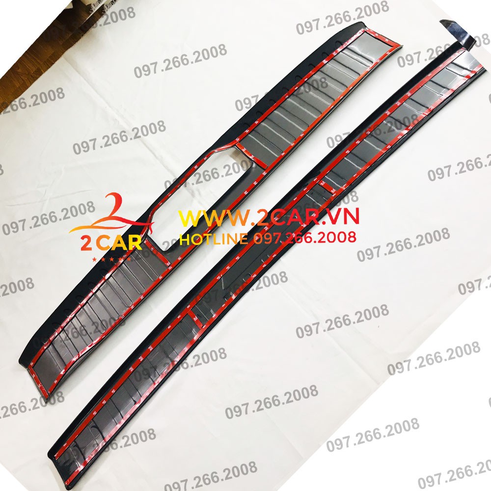 Ốp chống trầy cốp trong, ngoài xe Toyota Rush 2018-2021, chất liệu Titan