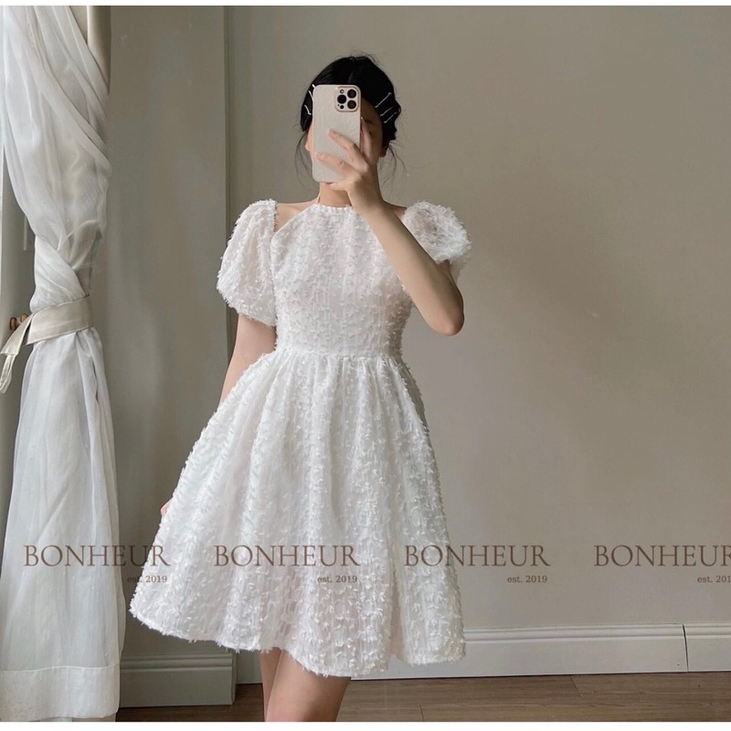 Váy yếm bông xù