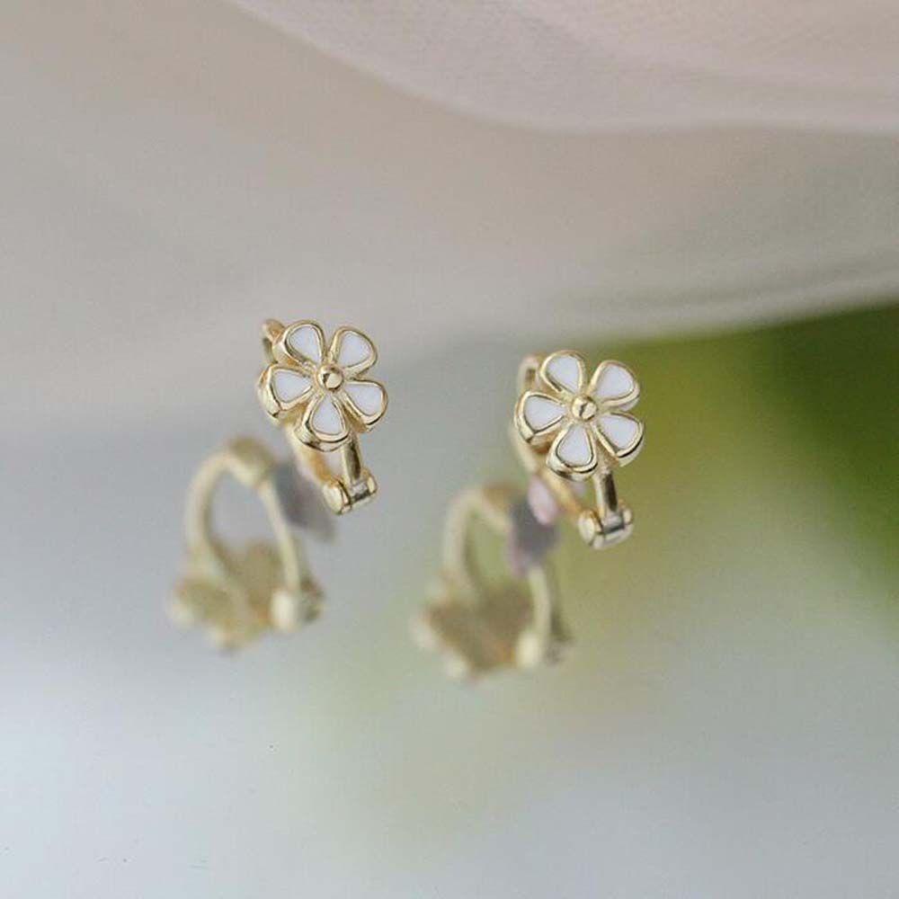 Bông Tai Hình Hoa Cúc Nhỏ Dễ Thương Ngọt Ngào Cho Nữ