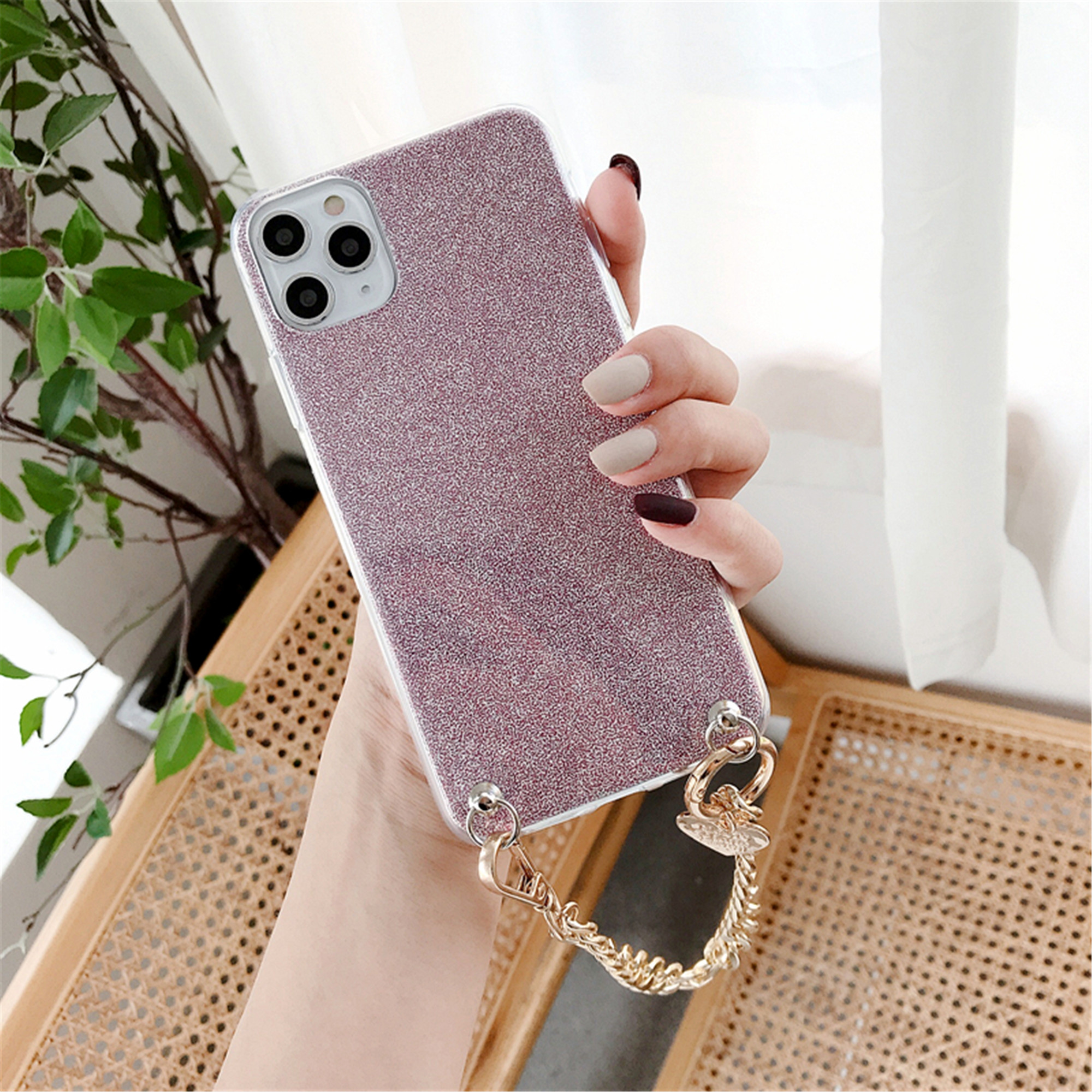 【New Product Listed】Chain Portable Glitter Phone Case for IPhone 6 6s 6p 6sp 7 8 SE2 7p 8p X Xr Xs Xsmax 11 11pro 11promax