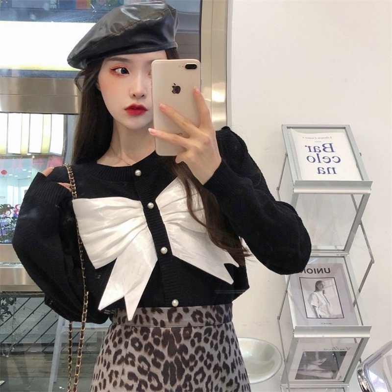 Áo Kiểu Tay Phồng Cổ Tròn Đính Hạt Thời Trang Mùa Thu 2022 Sang Trọng Cho Nữ