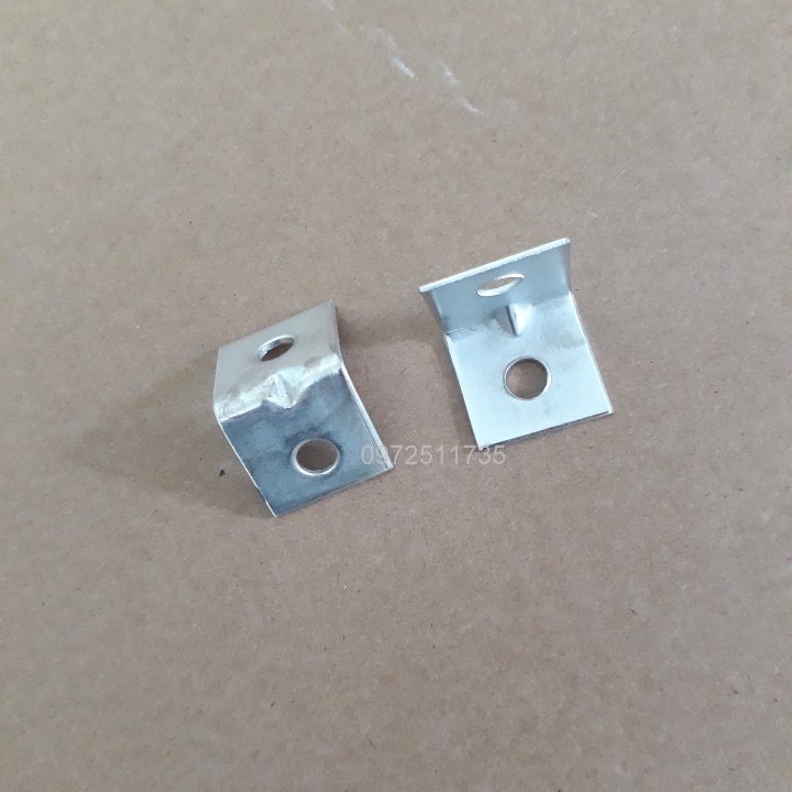 Ke góc vuông 2 lỗ