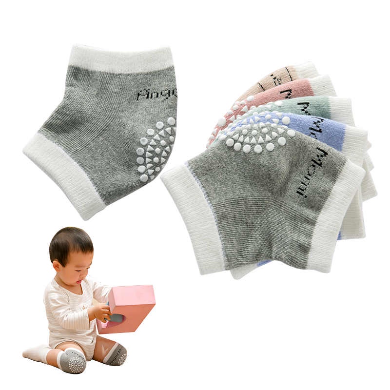 Vớ Bảo Vệ Đầu Gối Cho Bé Tập Bò