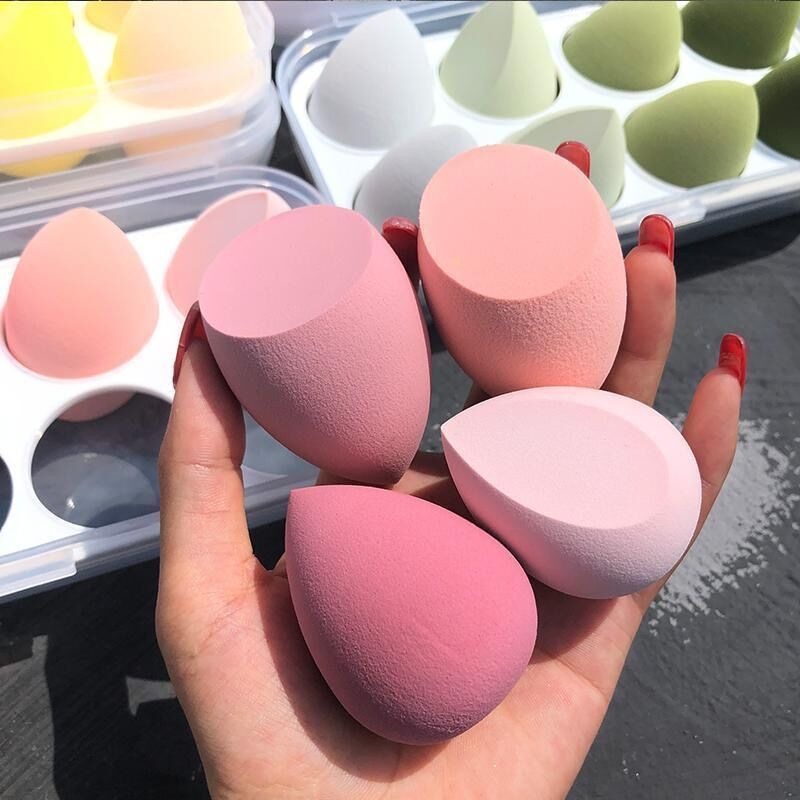 Bông mút trang điểm, bông phấn đánh kem nền phấn nền hình giọt nước và có đầu vát tiện lợi kèm hộp đựng giúp giữ vệ sinh