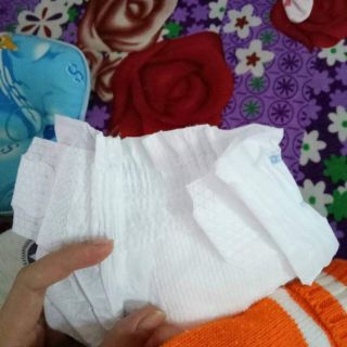 Tã dán sơ sinh Huggies XS100